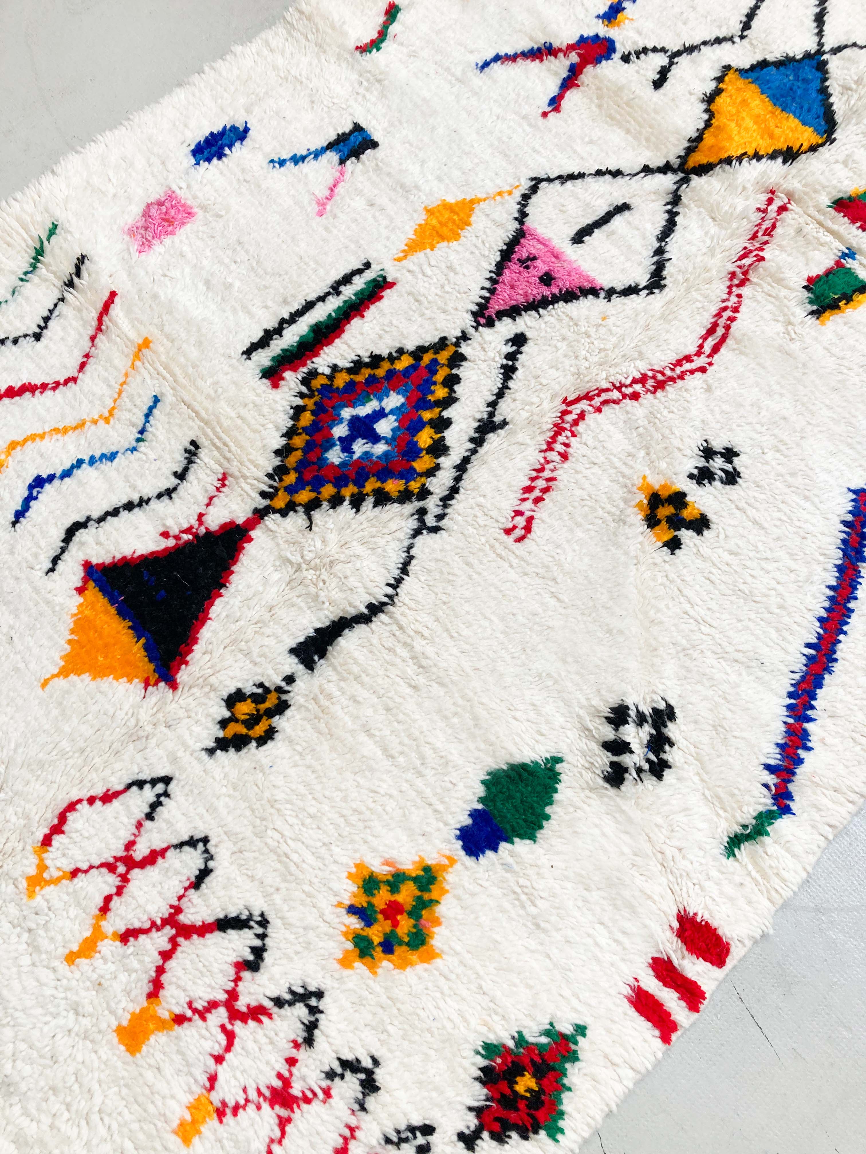 Berber carpet Azilal ecru with colorful patterns 2,33x1,40m