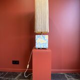 Base stuck blue beige marble-plaster, fringed lampshade Houles, 21st century.
