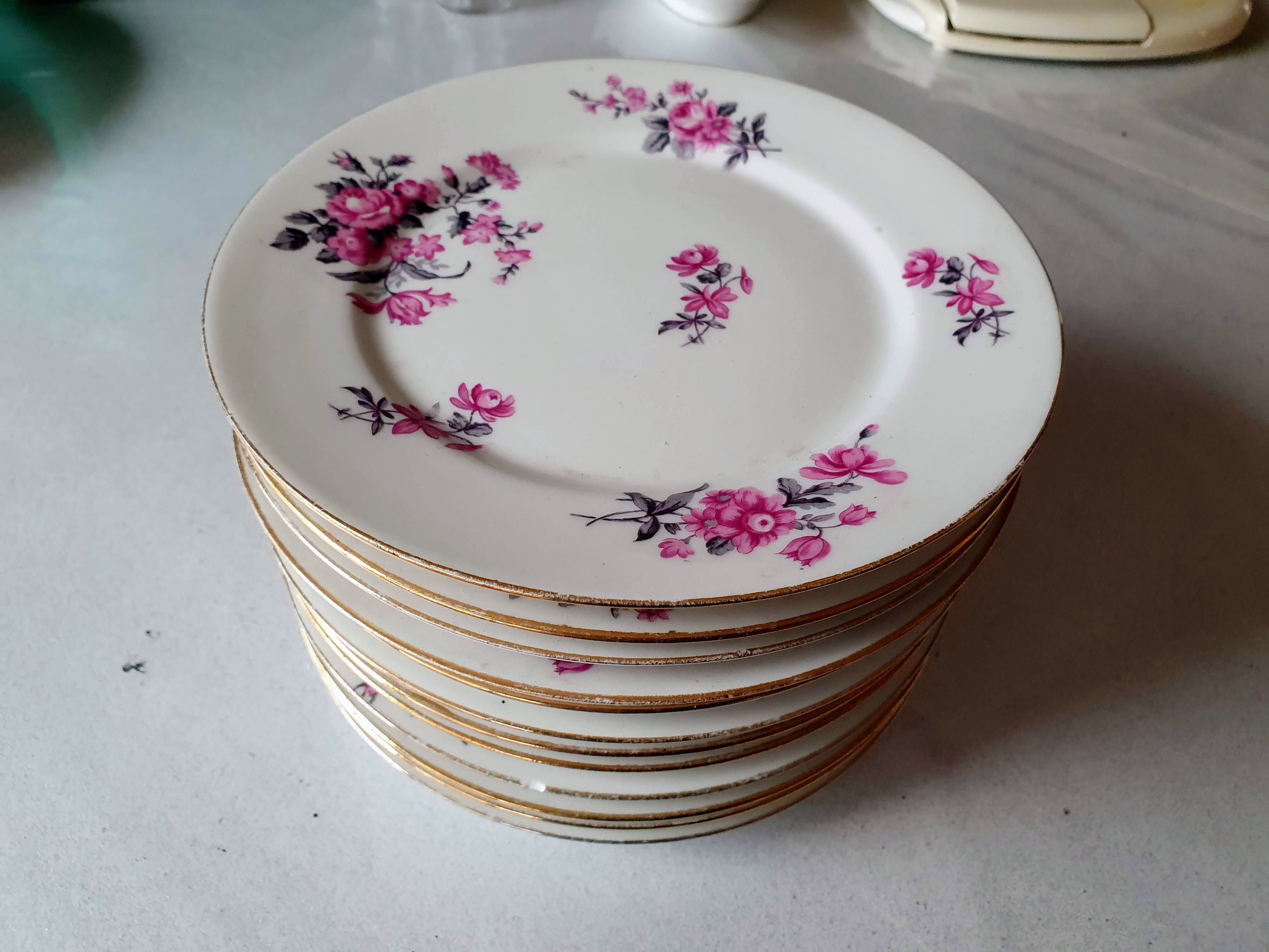12 assiettes à dessert
