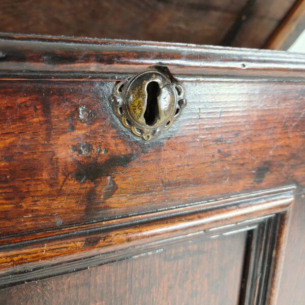 Coffre en chêne géorgien du XVIIIe siècle / coffre / boîte à couvertures antique