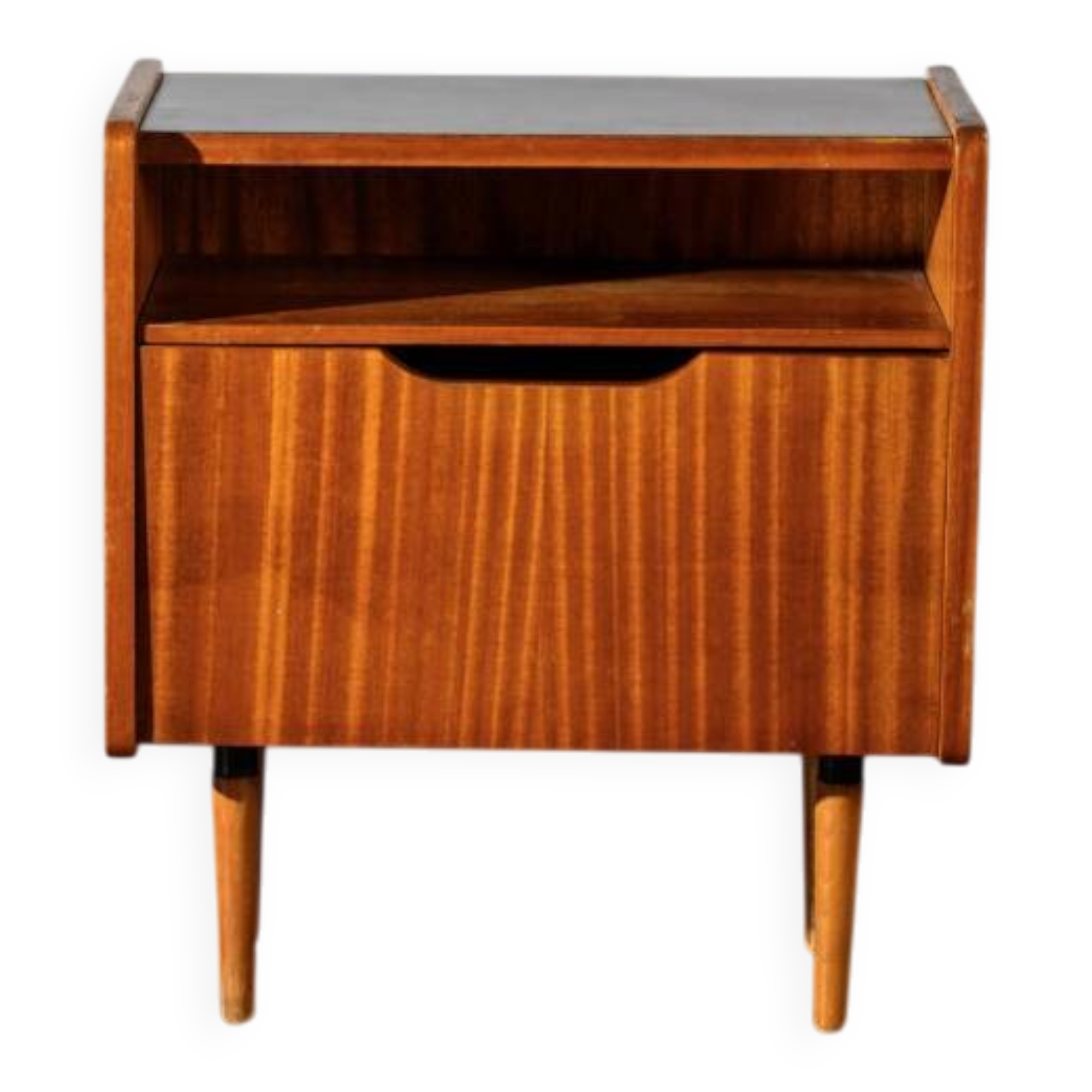 Table de chevet une porte abattante