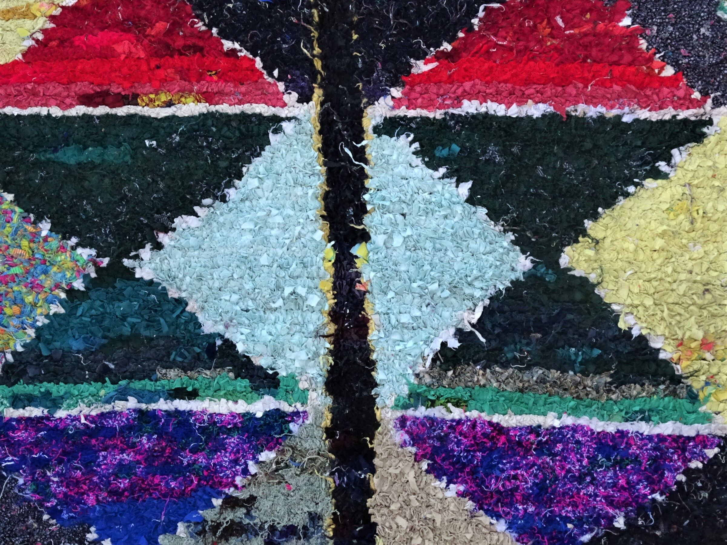 Authentic Moroccan Berber carpet kilim boucherouite 215X145 cm T49156