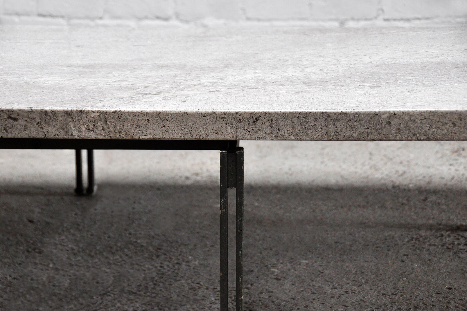 Saporiti 'onda' coffee table with granite top, italy, 1970's