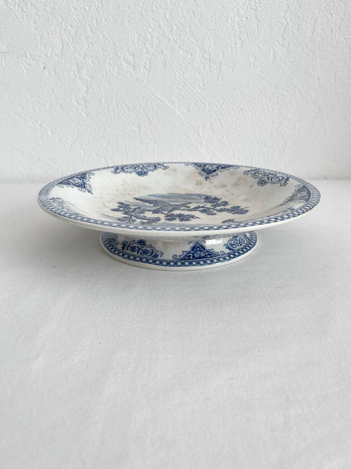 Low iron earthenware compote dish with Gien eagle decoration