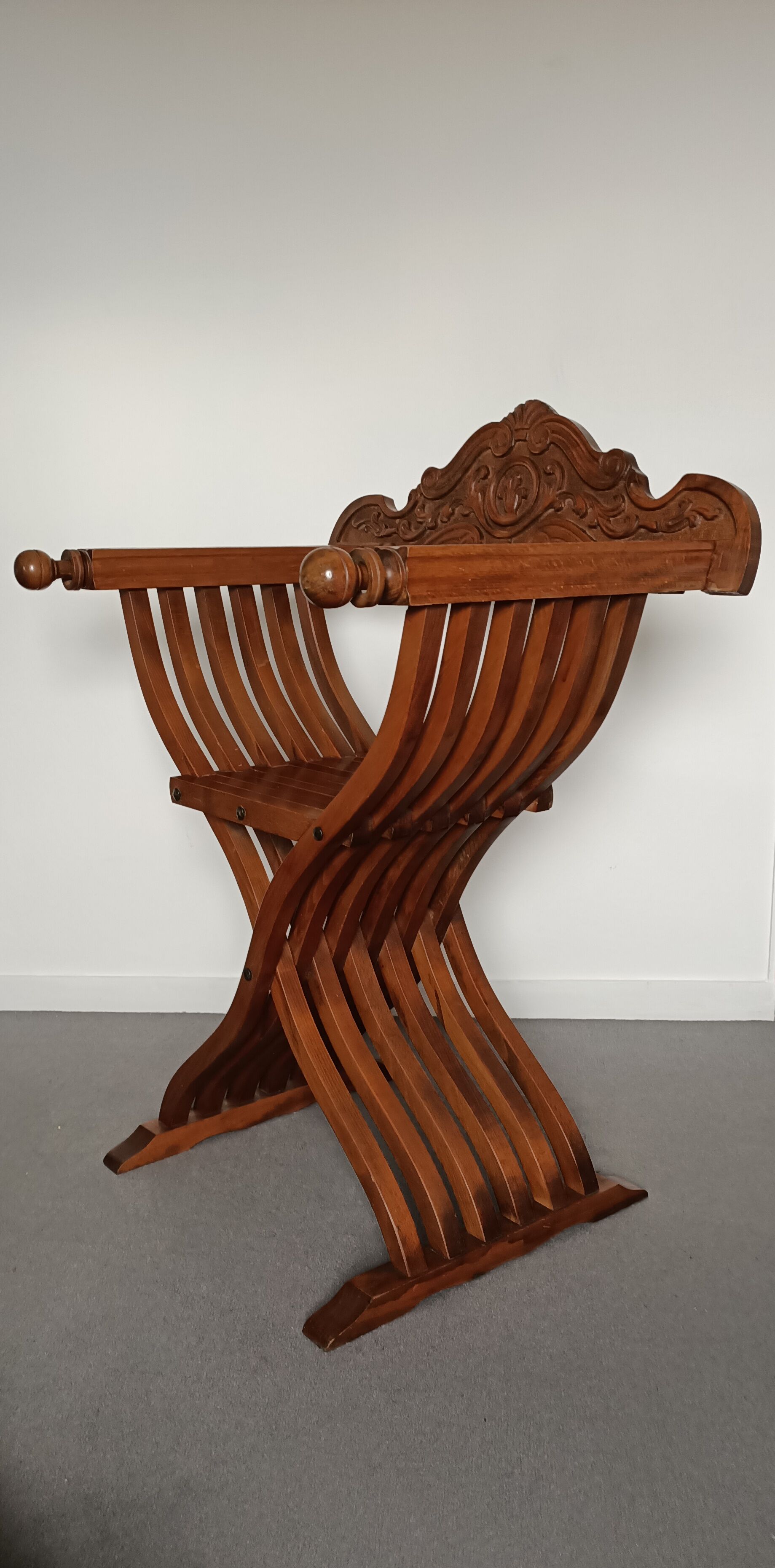 Fauteuil savonarola italien