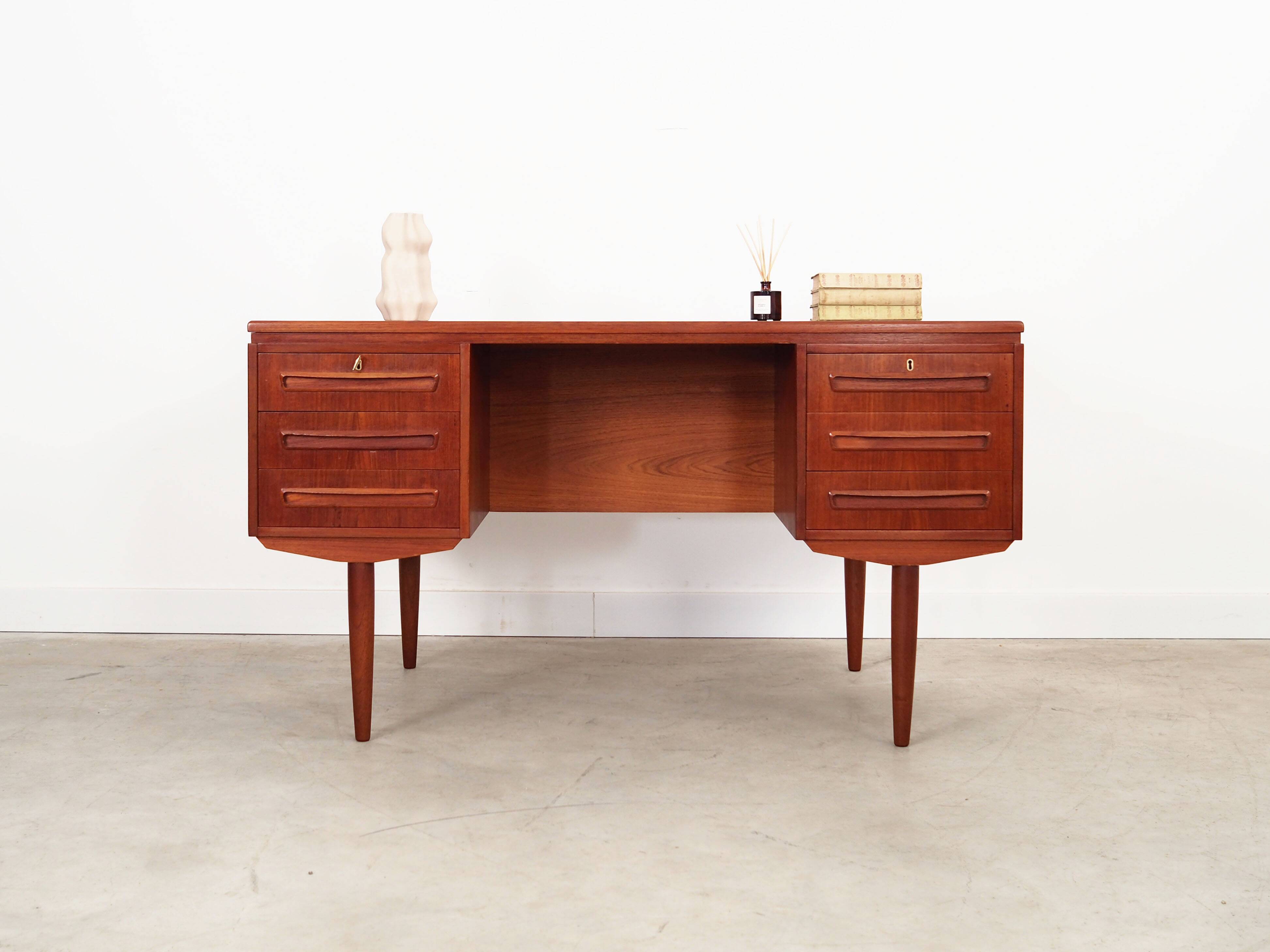 Teak desk, Danish design, 1970s, manufactured by AP Møbler Svenstrup
