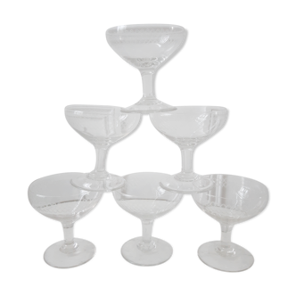Lot of 6 crystal champagne glasses engraved 30s