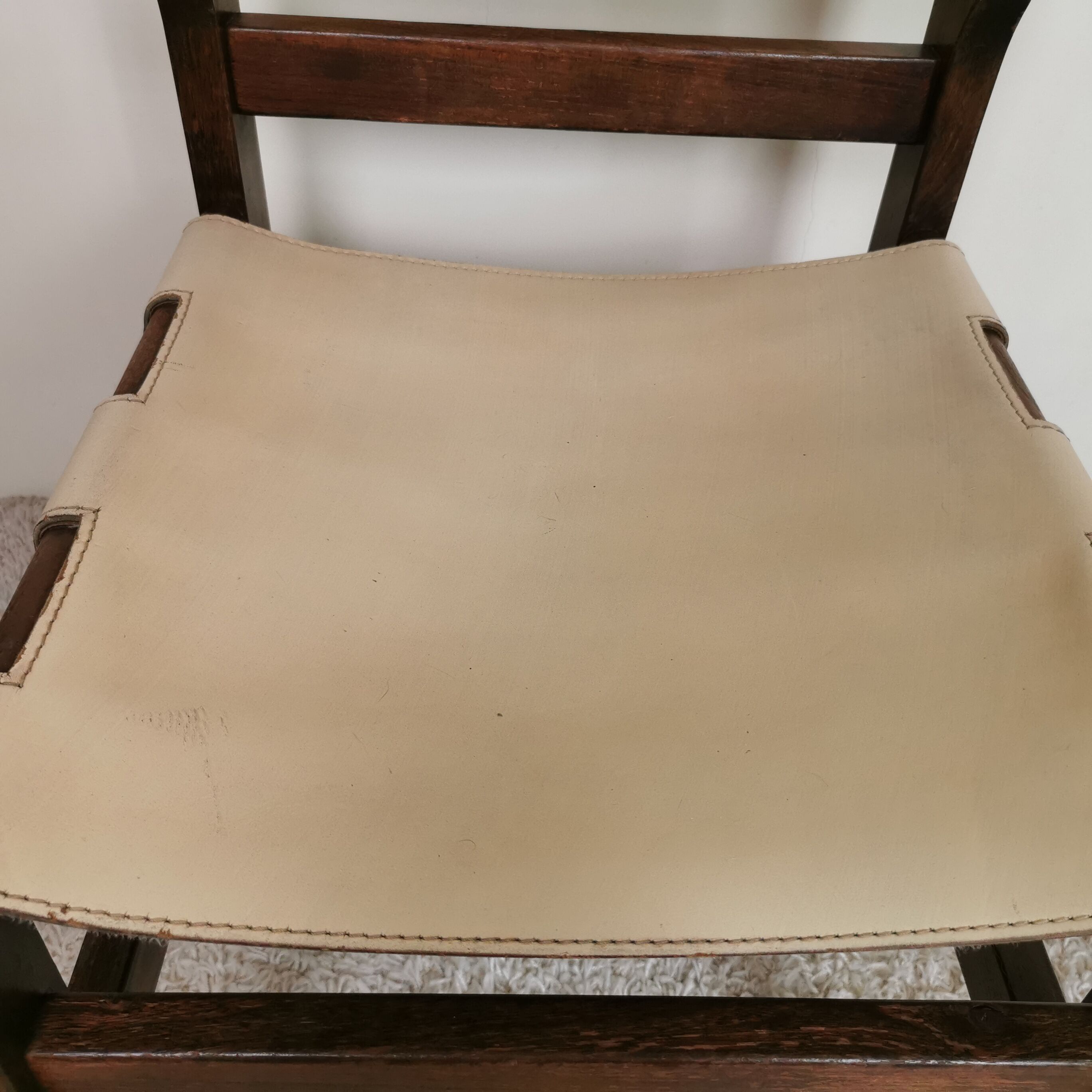 Series of 4 wooden and leather chairs