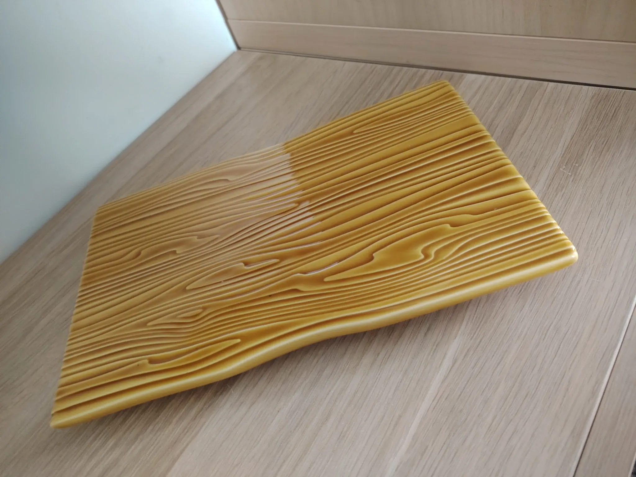 Beautiful vintage plate "faux bois" verceram 4565 from the 60s/70s.