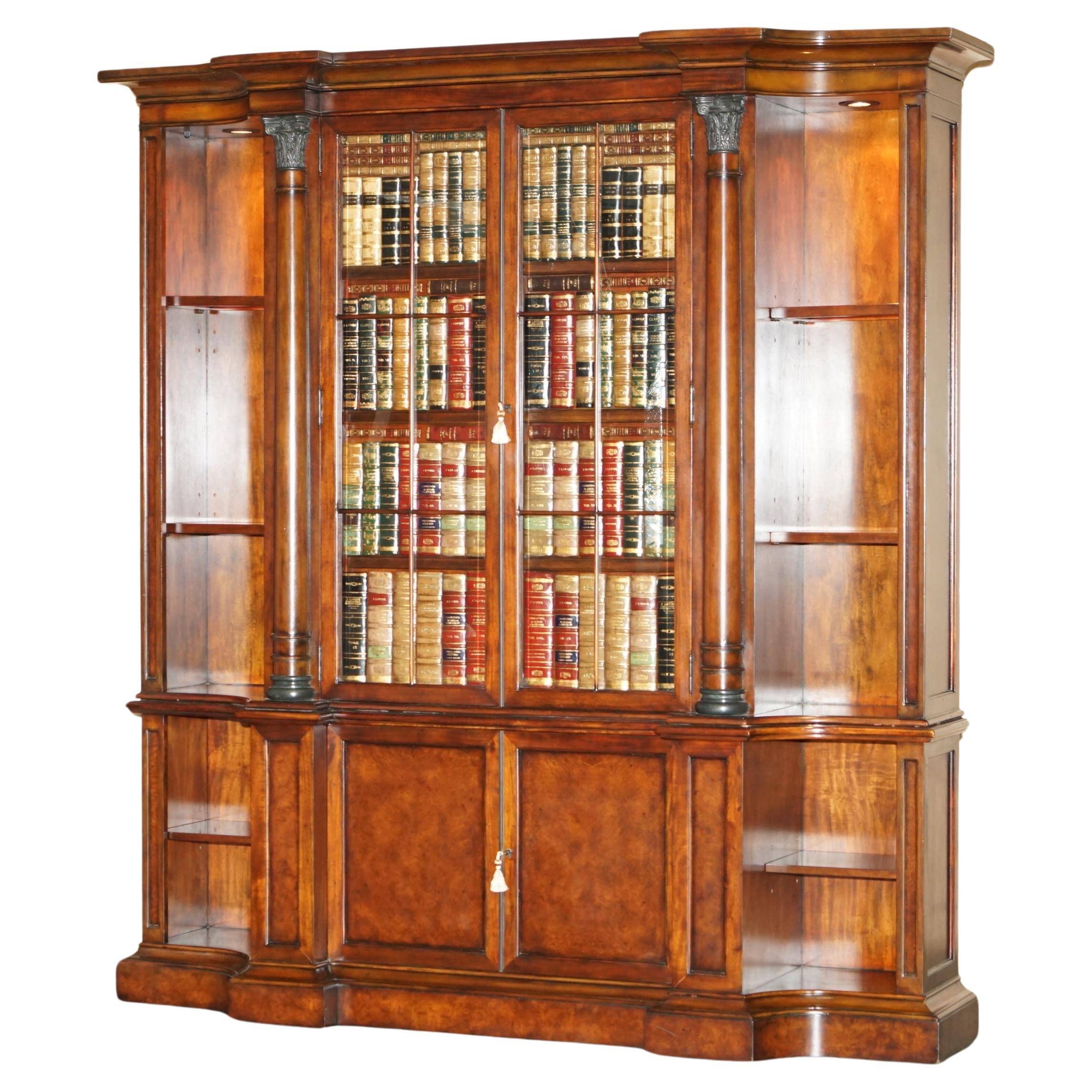 Bibliothèque Theodore Alexander en faux livres en laurier burl