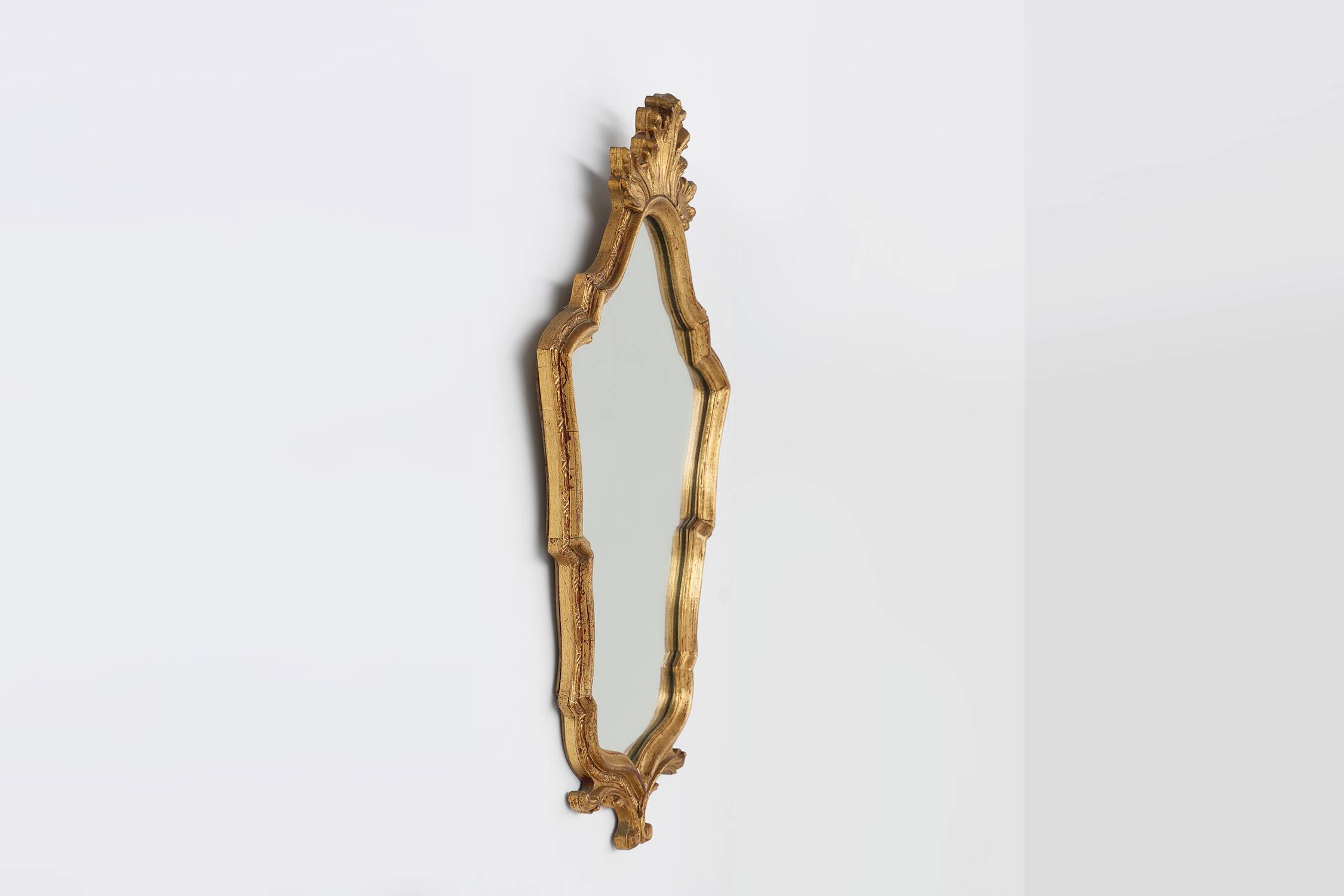 French rococo-baroque style Mirror in wood with gilded frame