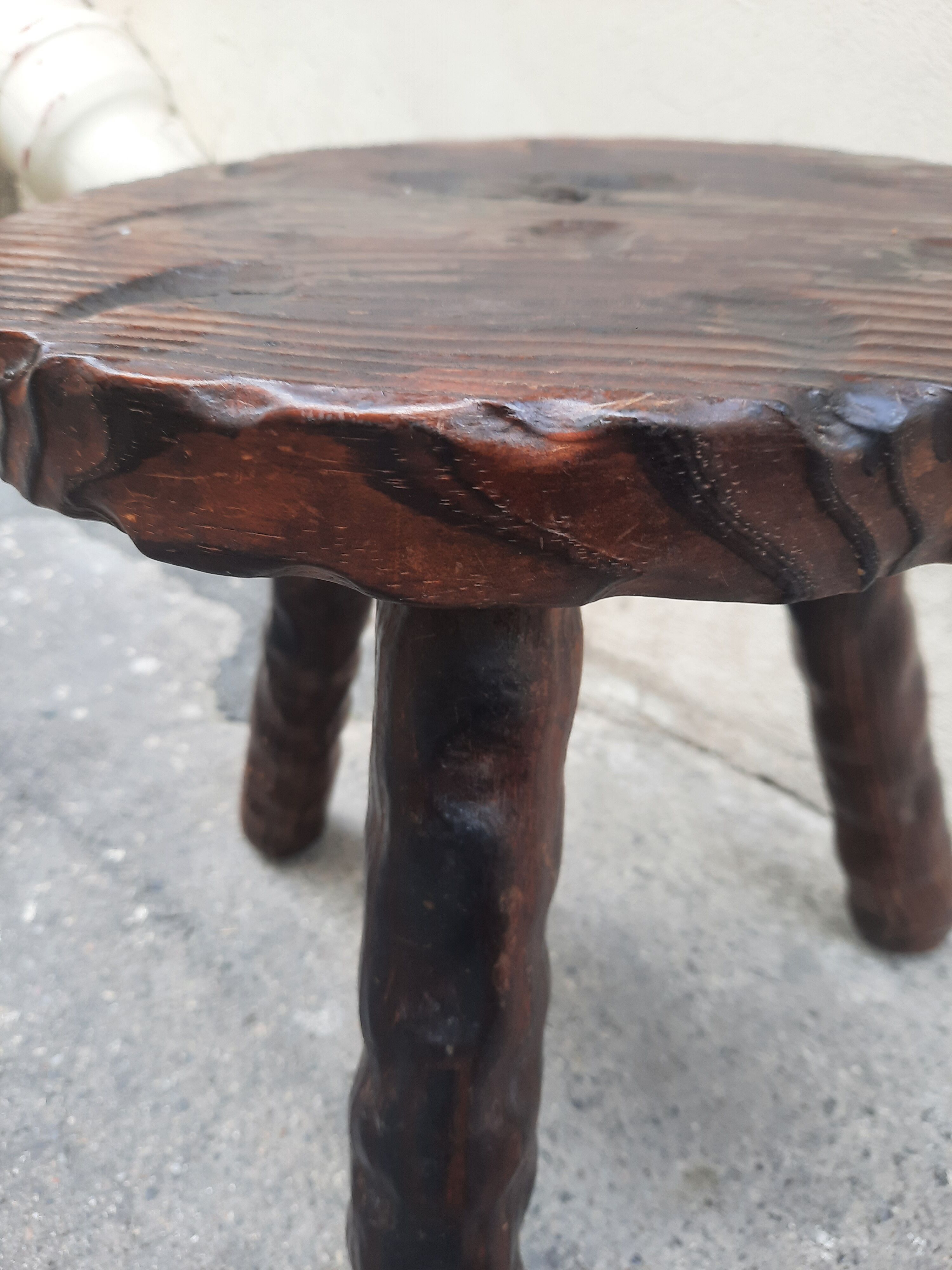 Tripod stool