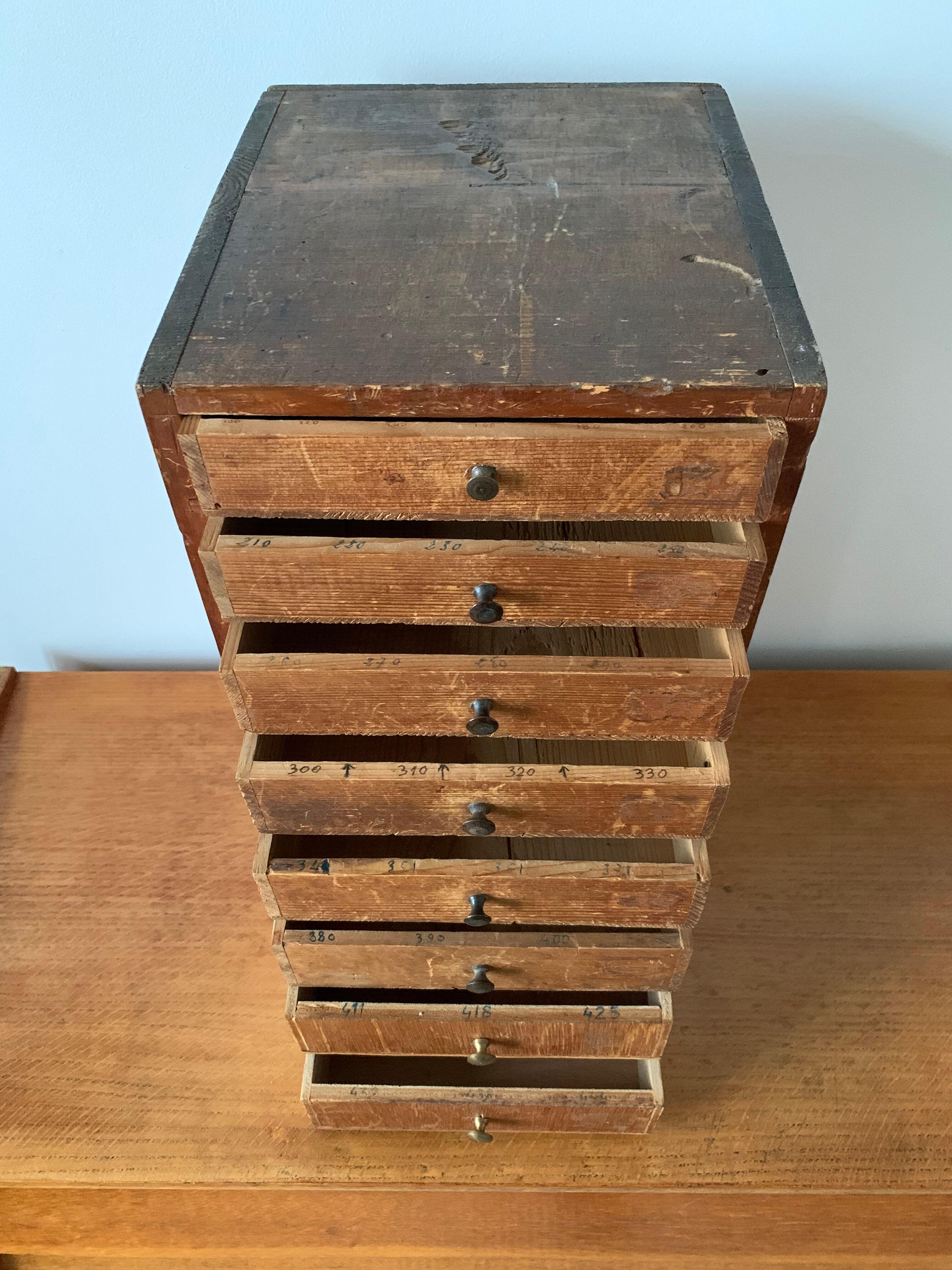 Meuble de métier ancien 48cm