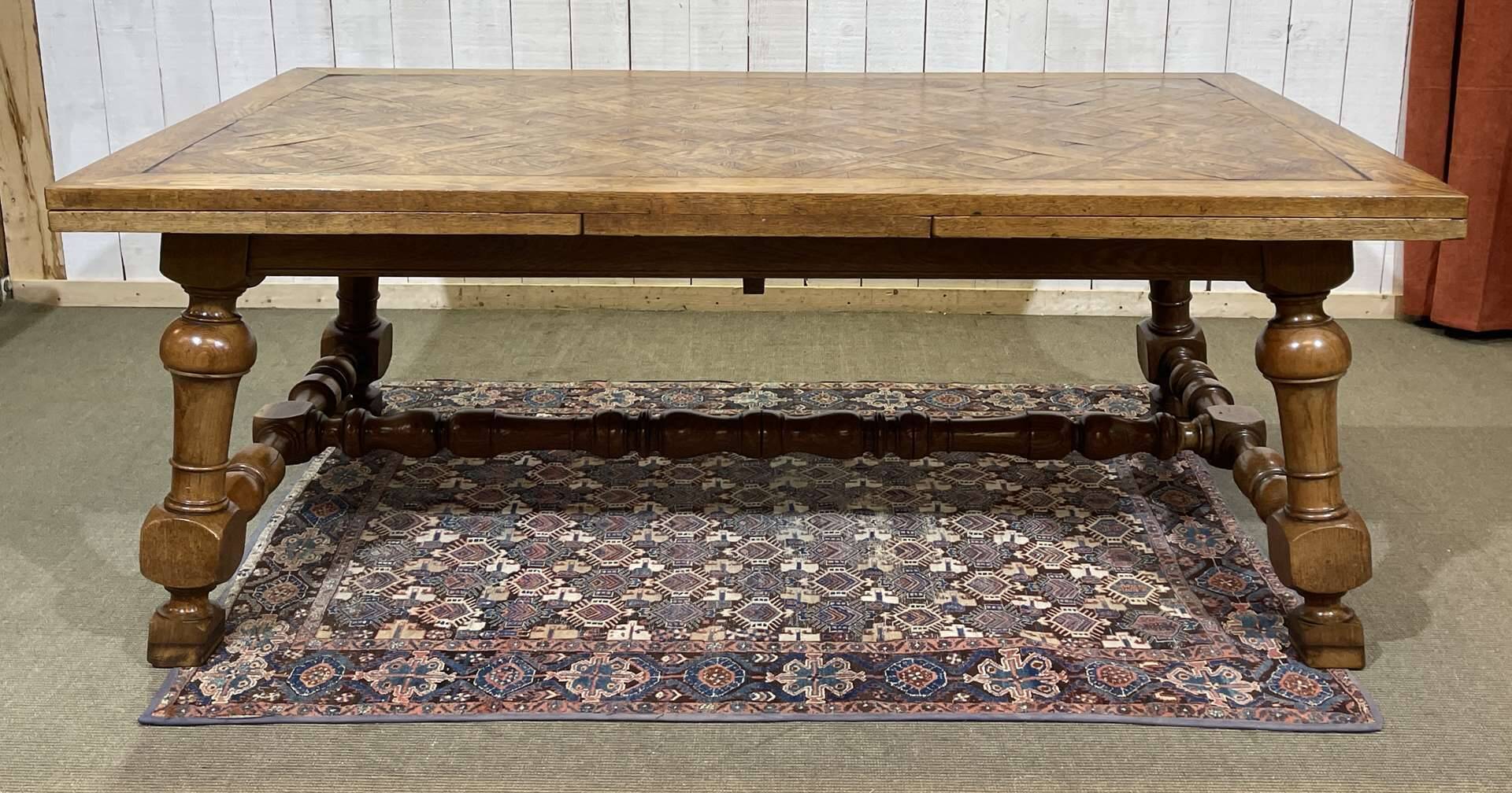 Table de château extensible en chêne des années 1930