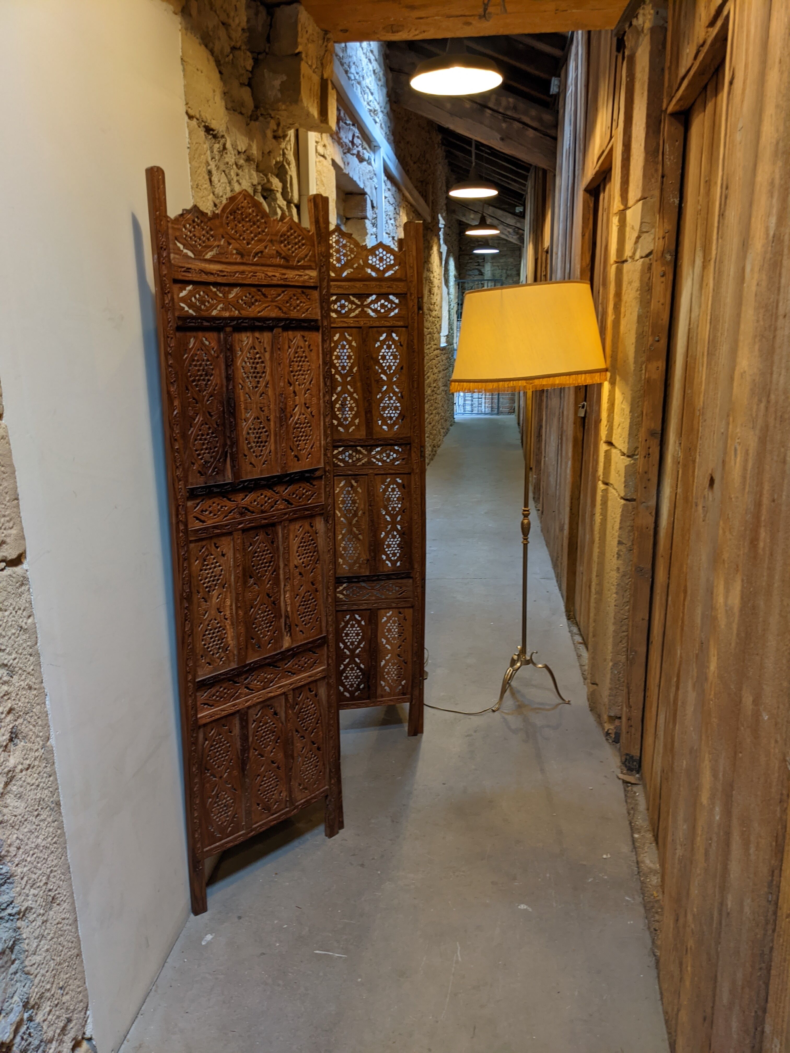 Set of wooden screen