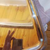 Grand Plateau de service de forme en métal plaqué argent, mouluré et ciselé