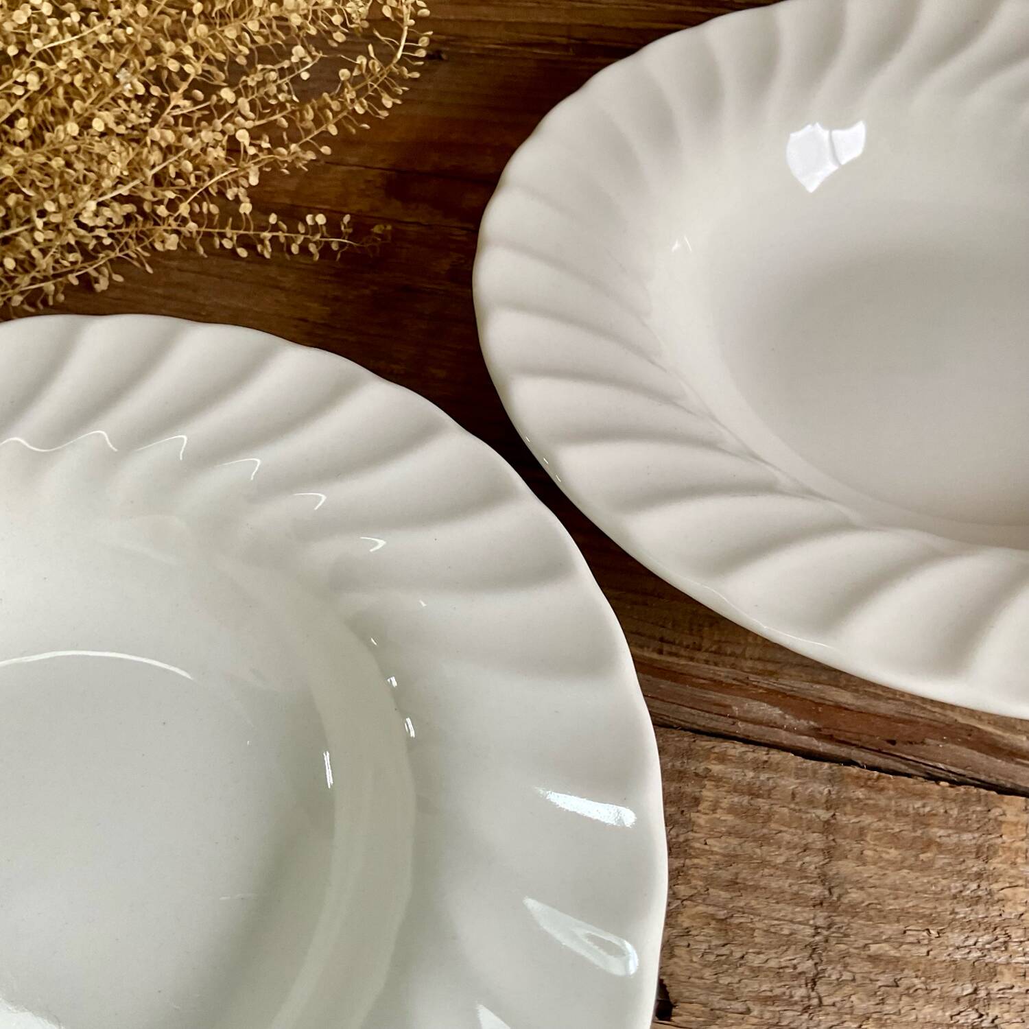 4 Churchill England soup plates