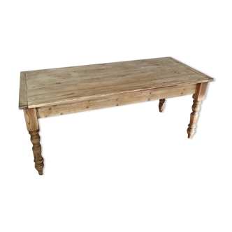 Farm table