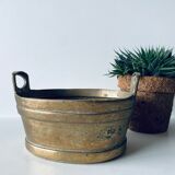 Bronze pot