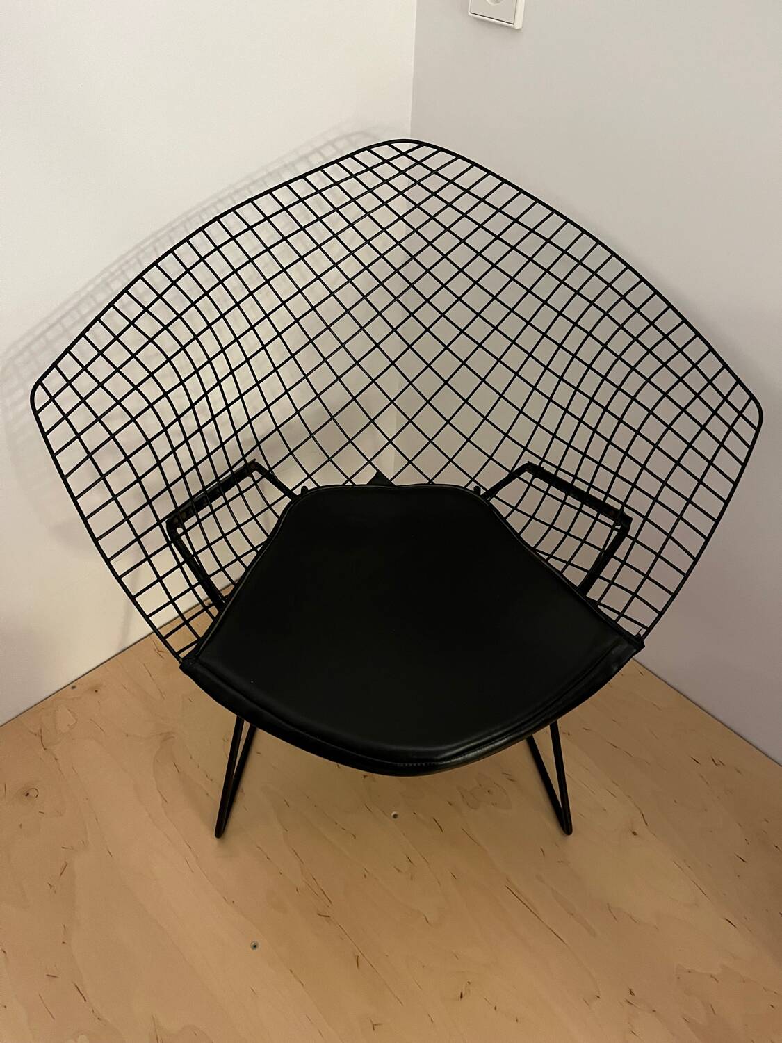 Knoll Bertoia Diamond Armchair