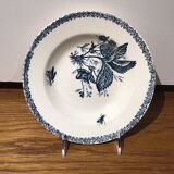 Hollow plate decor insects and strawberries, Manufacture Choisy the King, Iron Land, H Boulenger - Co.