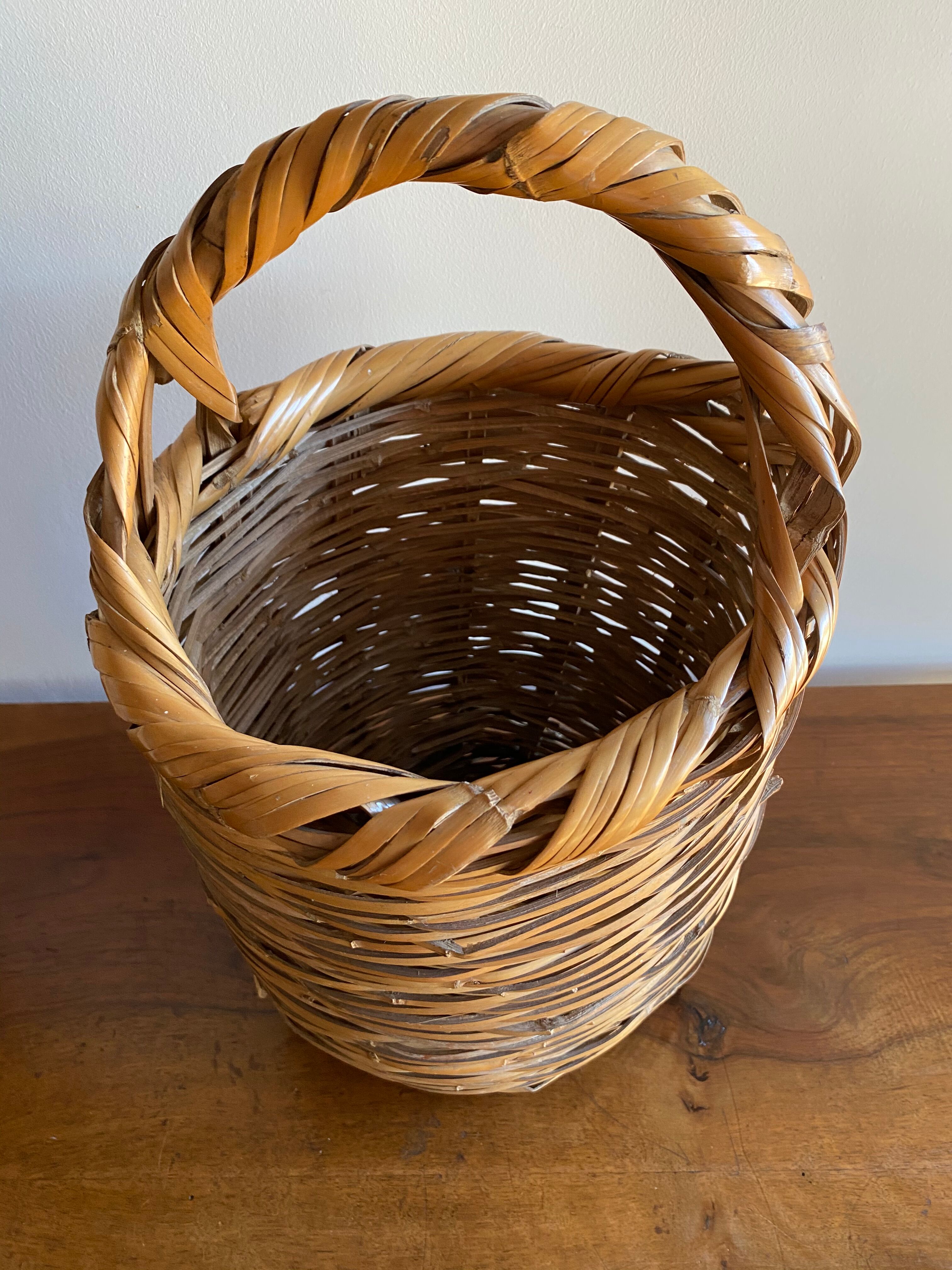 Old handmade 🧺 basket in braided rattan bamboo