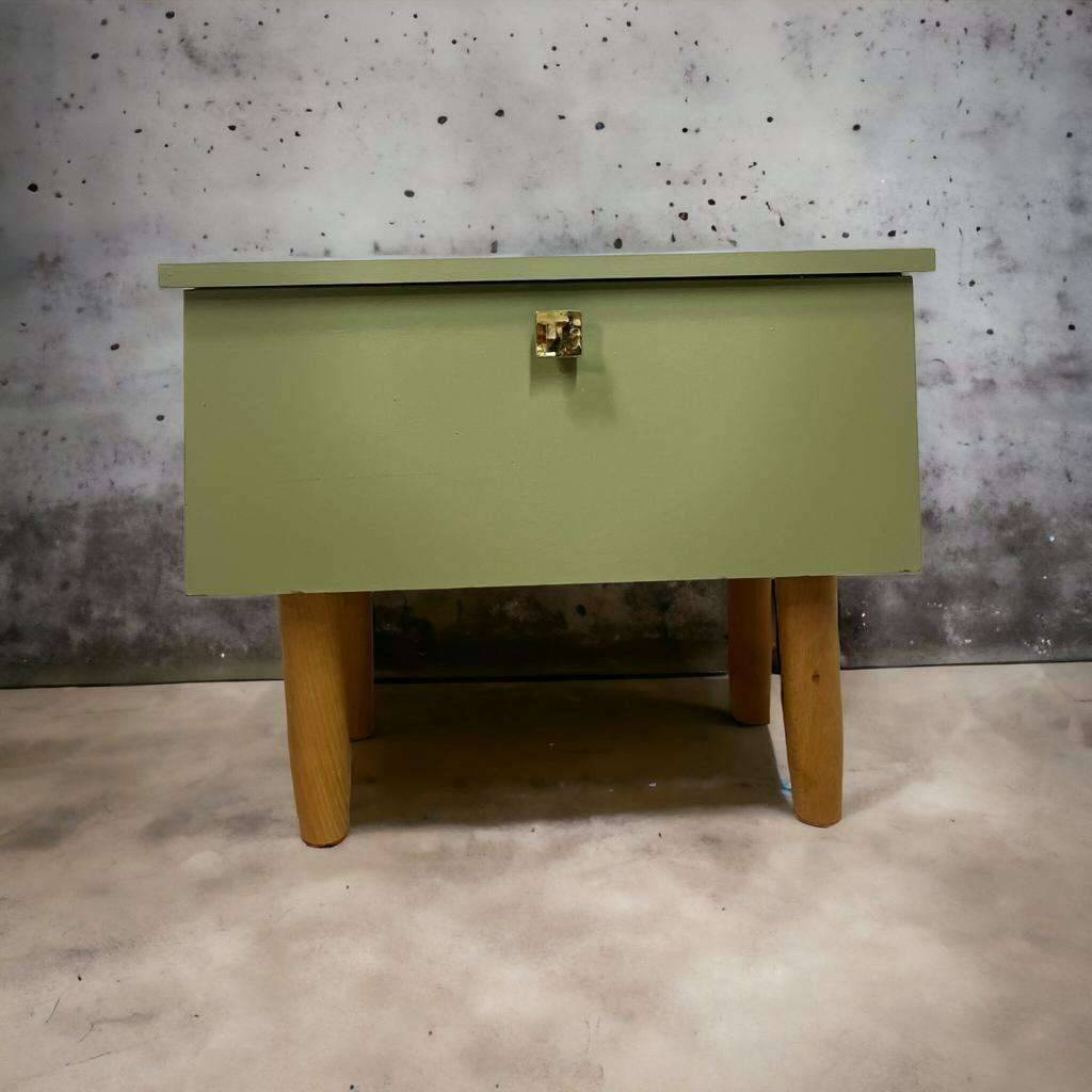 Vintage bedside table / mini cabinet