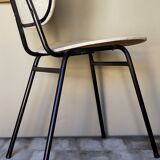 Chaise skaï moucheté et pieds tubes de métal noirs années 50