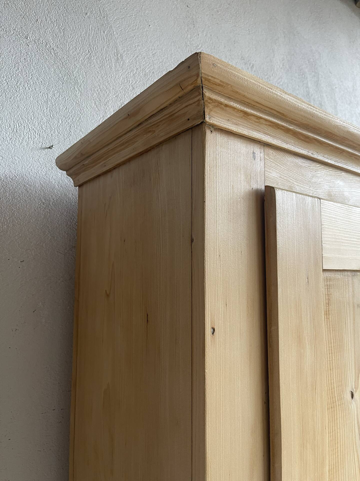 Hat cabinet