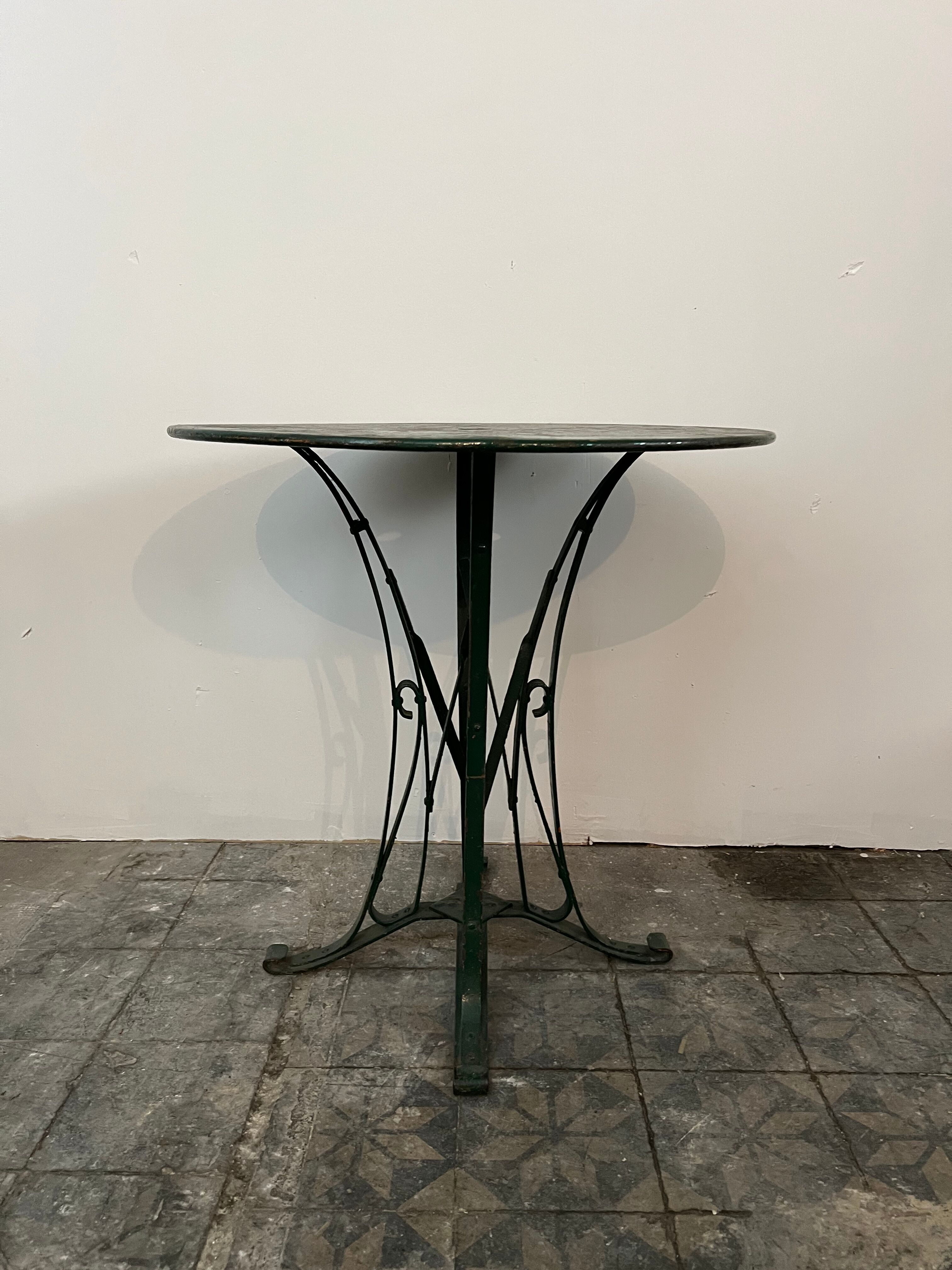 Garden table, wrought iron outdoor pedestal table