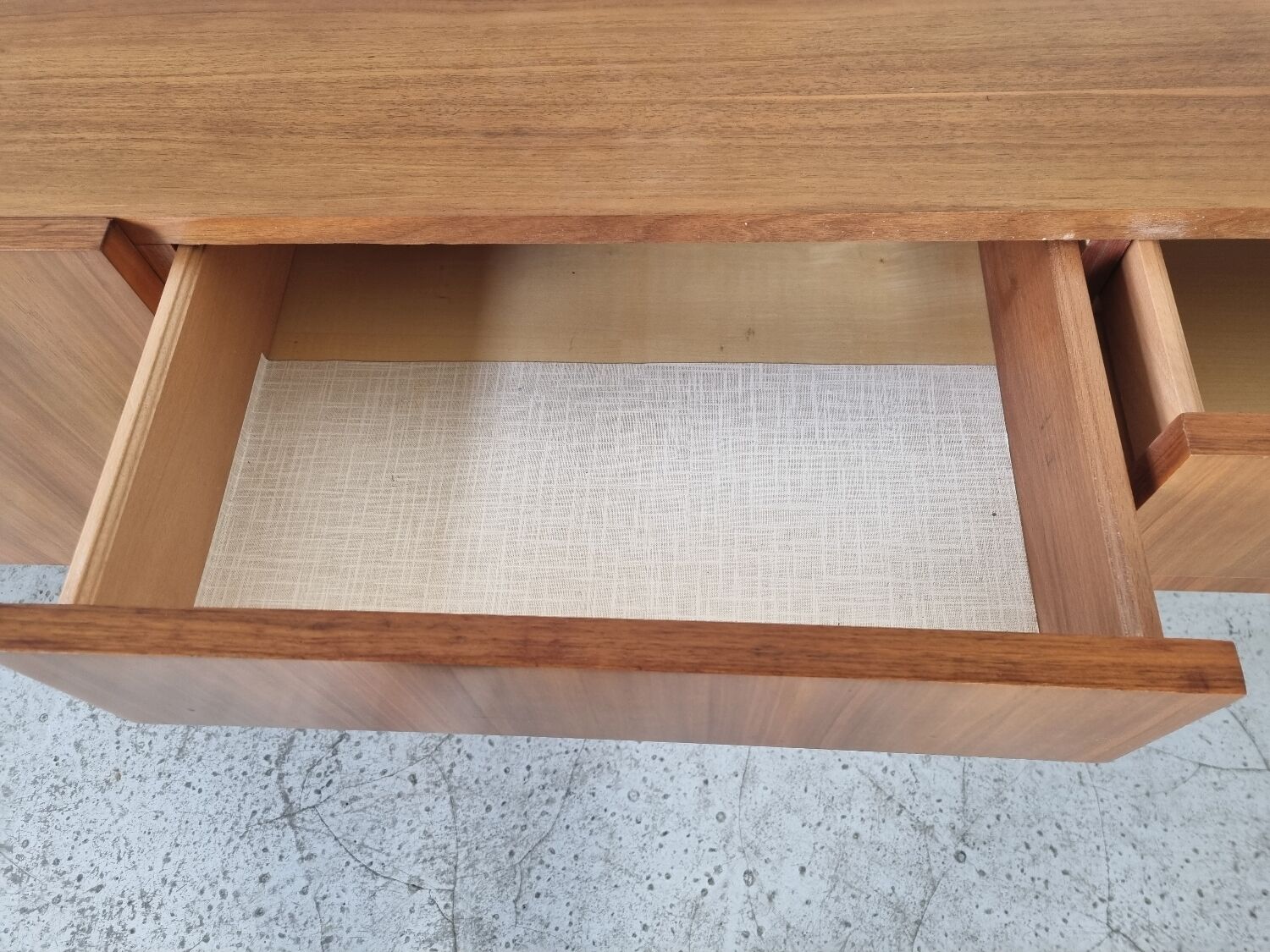 Scandinavian rowning Musterring walnut 60s