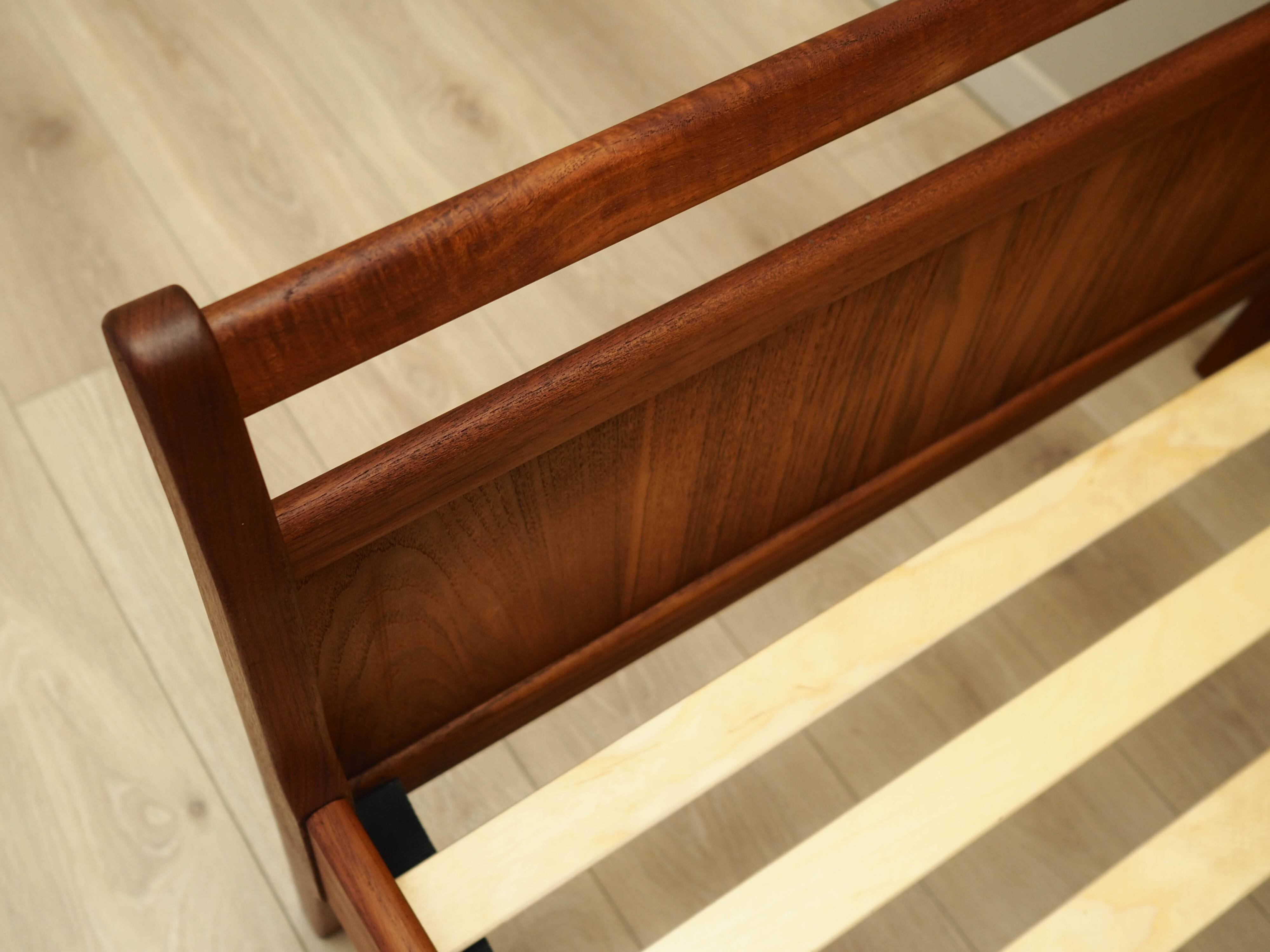 Lit en teck, design danois, années 1970, fabrication : Danemark