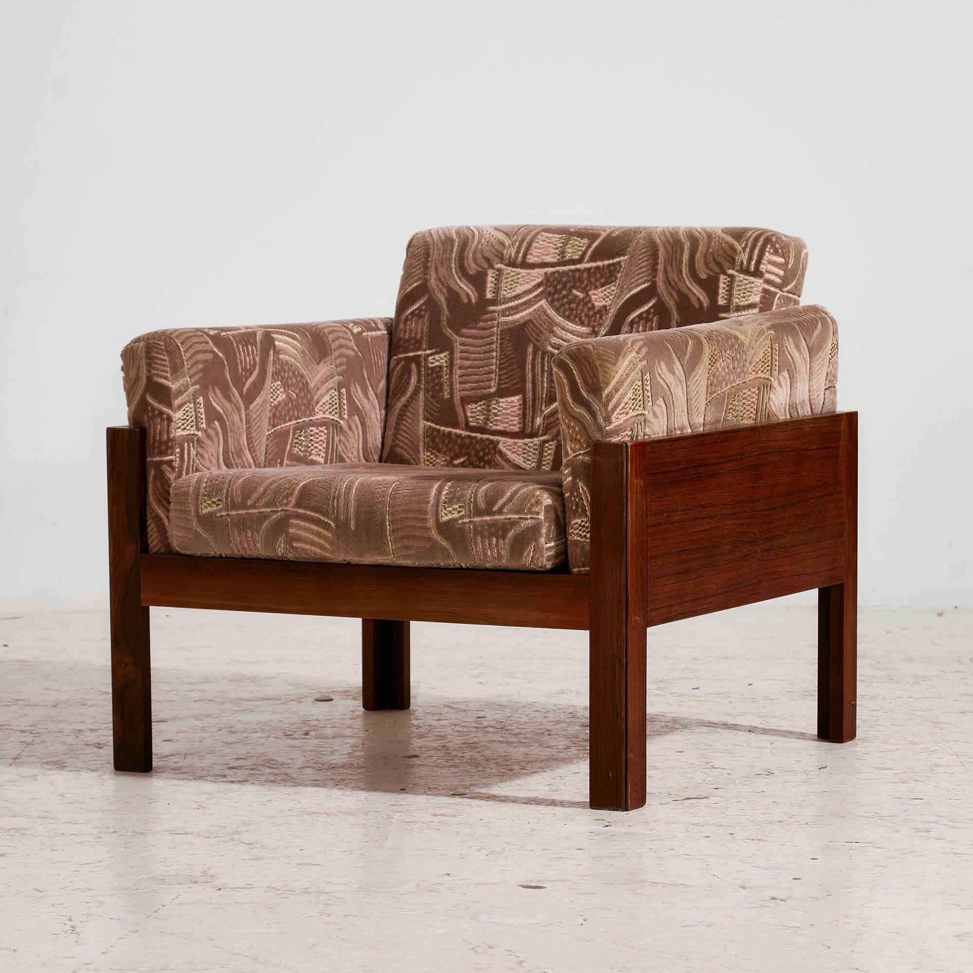 MK11211 Rosewood armchair