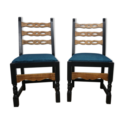 Paire de chaises brutalistes en bois relookée en noir assise tissu vert canard