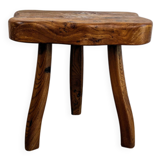 Tabouret tripode brutaliste en orme massif