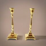 Paire d'anciens bougeoirs en laiton