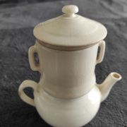 White teapot with filters old and complete p. Precious in Grigny