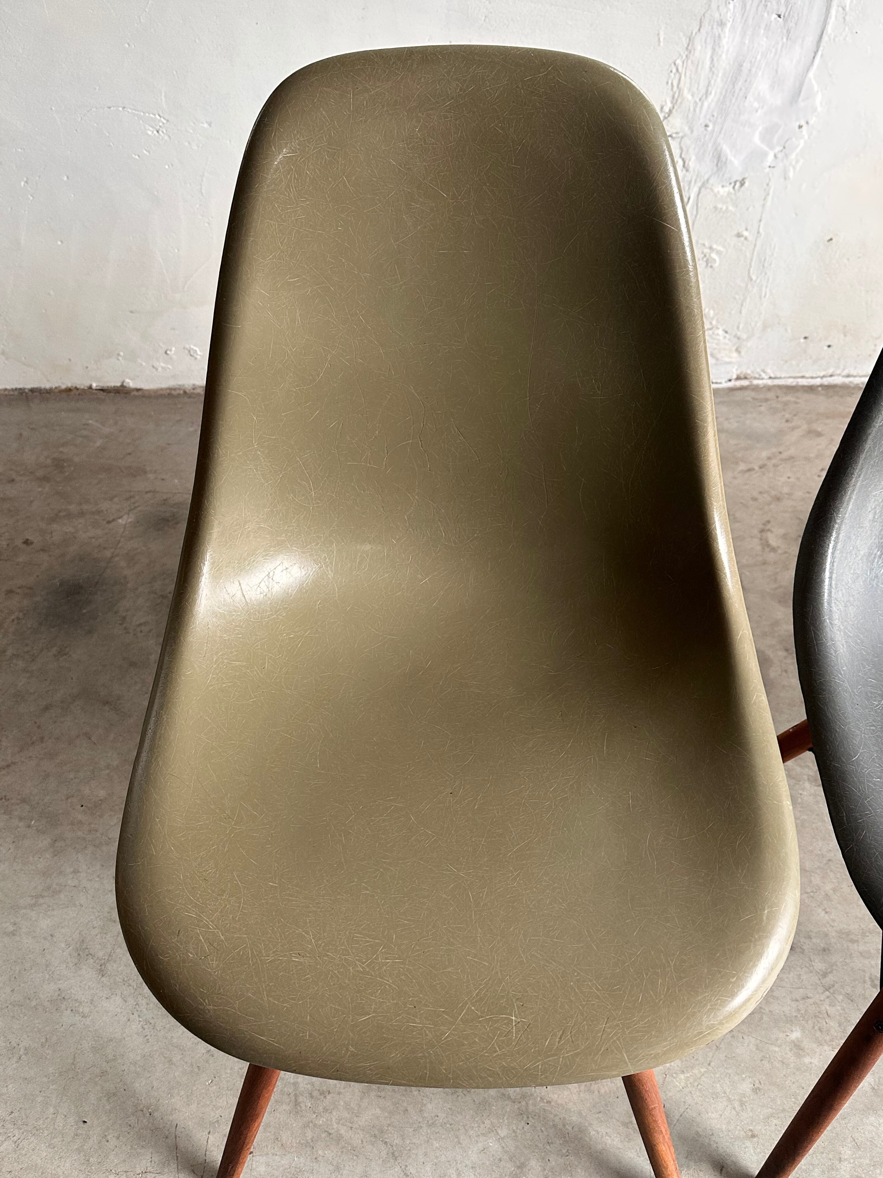 Set of 10 fibreglass & walnut DSW chairs, Charles & Ray Eames, Herman Miller, 60s-70s