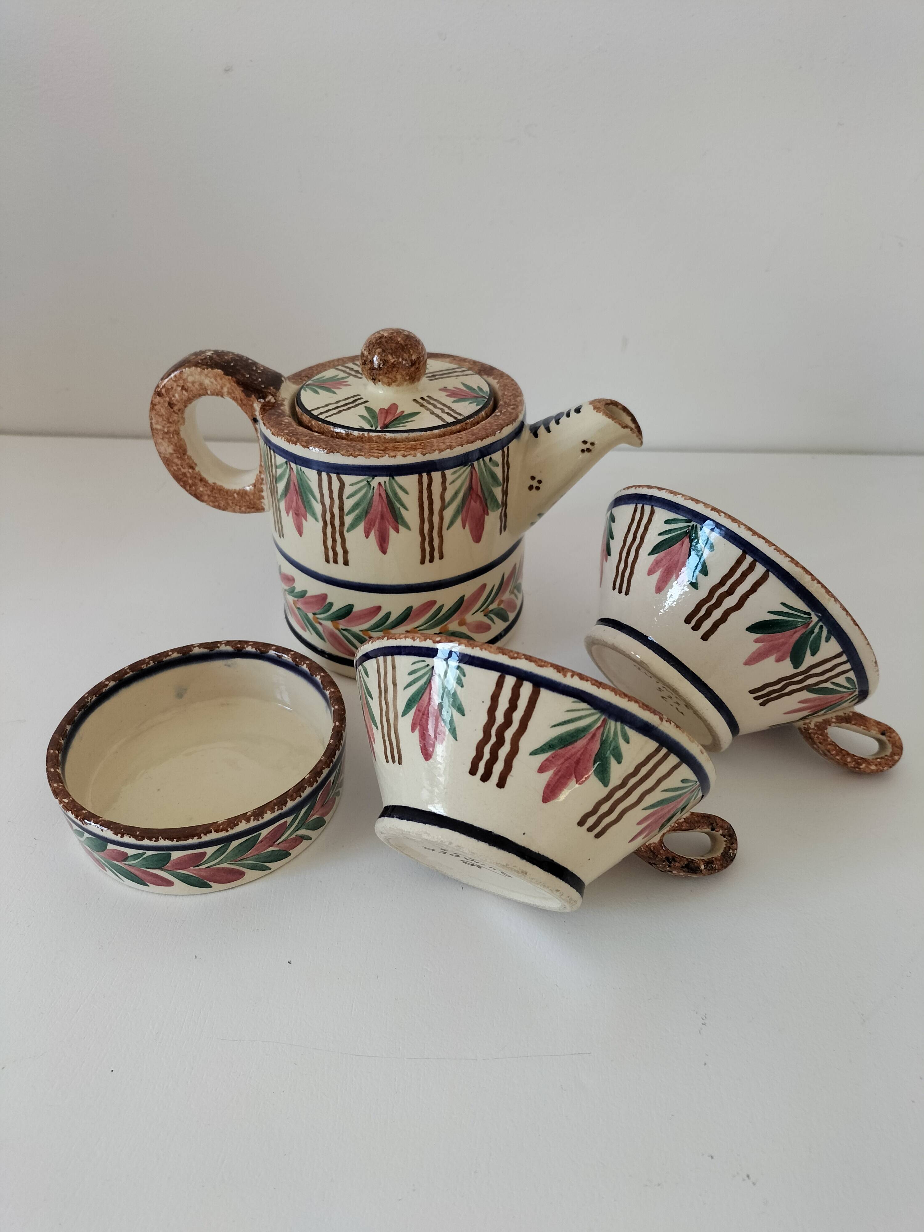 HB Quimper Teapot, Cups and Ramekin Set
