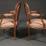 Paire de fauteuils cabriolets de style Louis XV