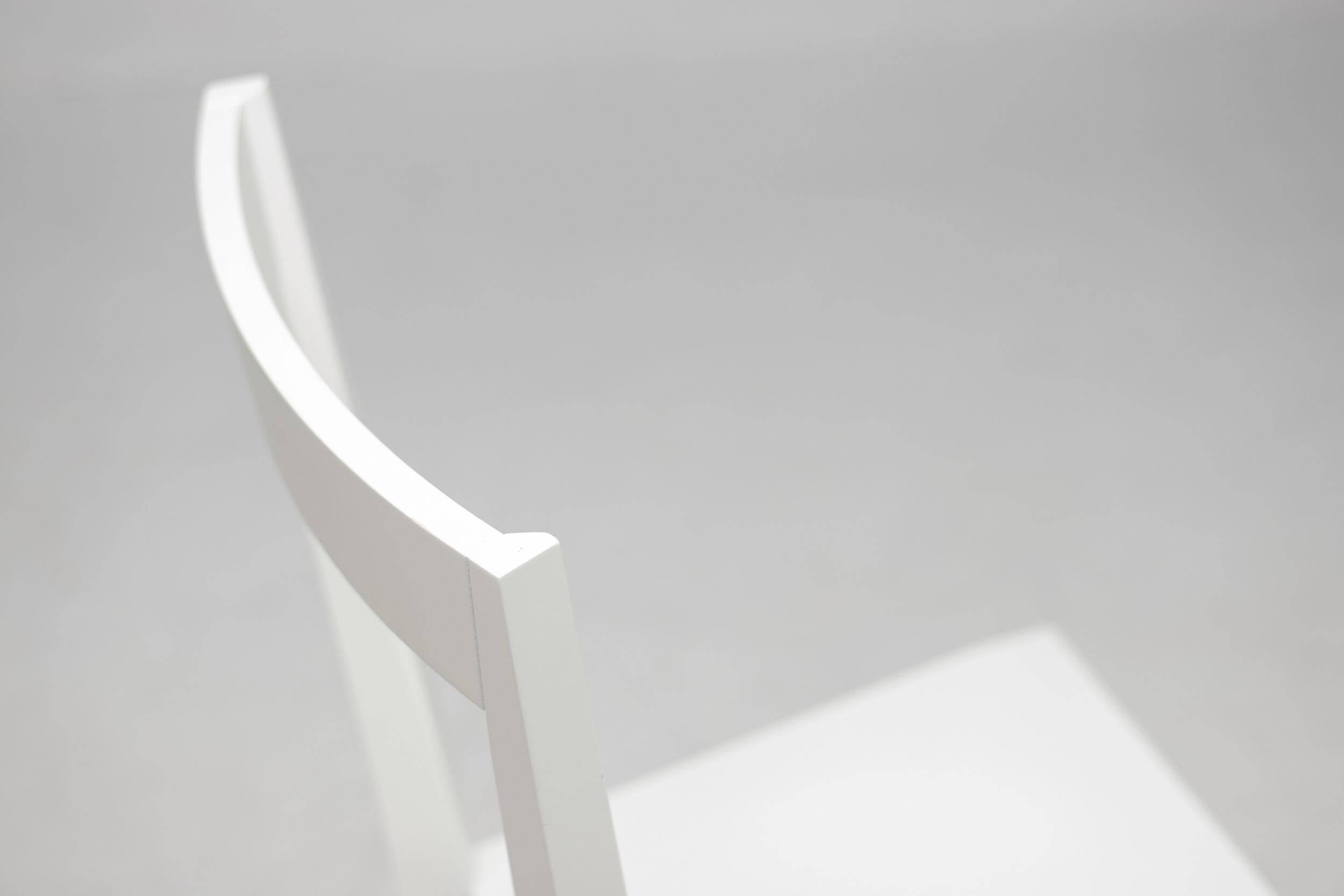 Lot de quatre chaises livia blanches, Gio Ponti