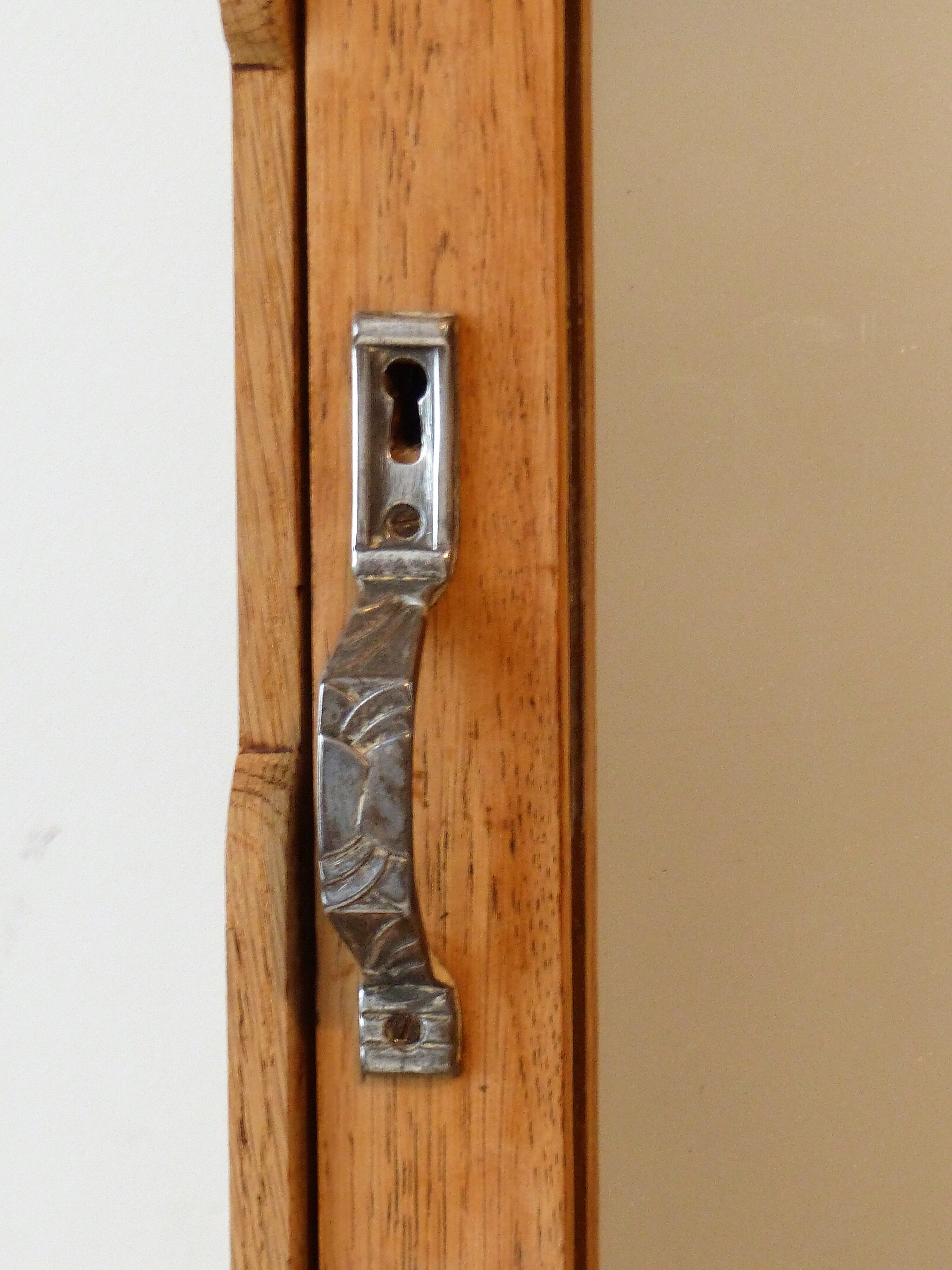 Toilet cabinet