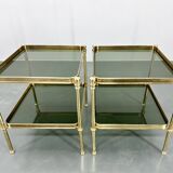 Paire de tables d'appoint ou de chevet en laiton et verre fumé, années 1970