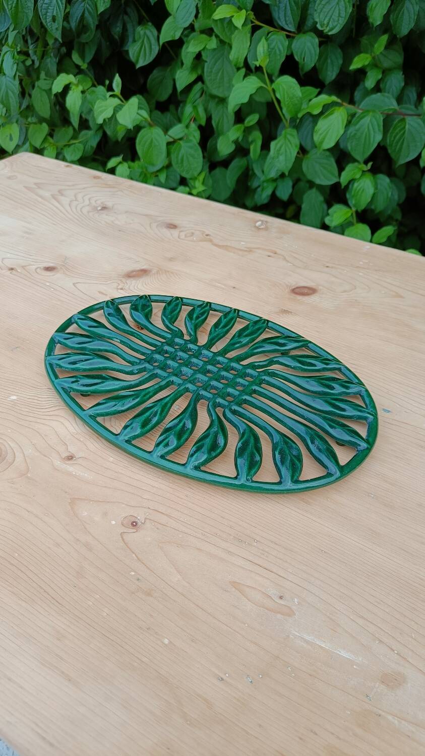 Cast iron trivet
