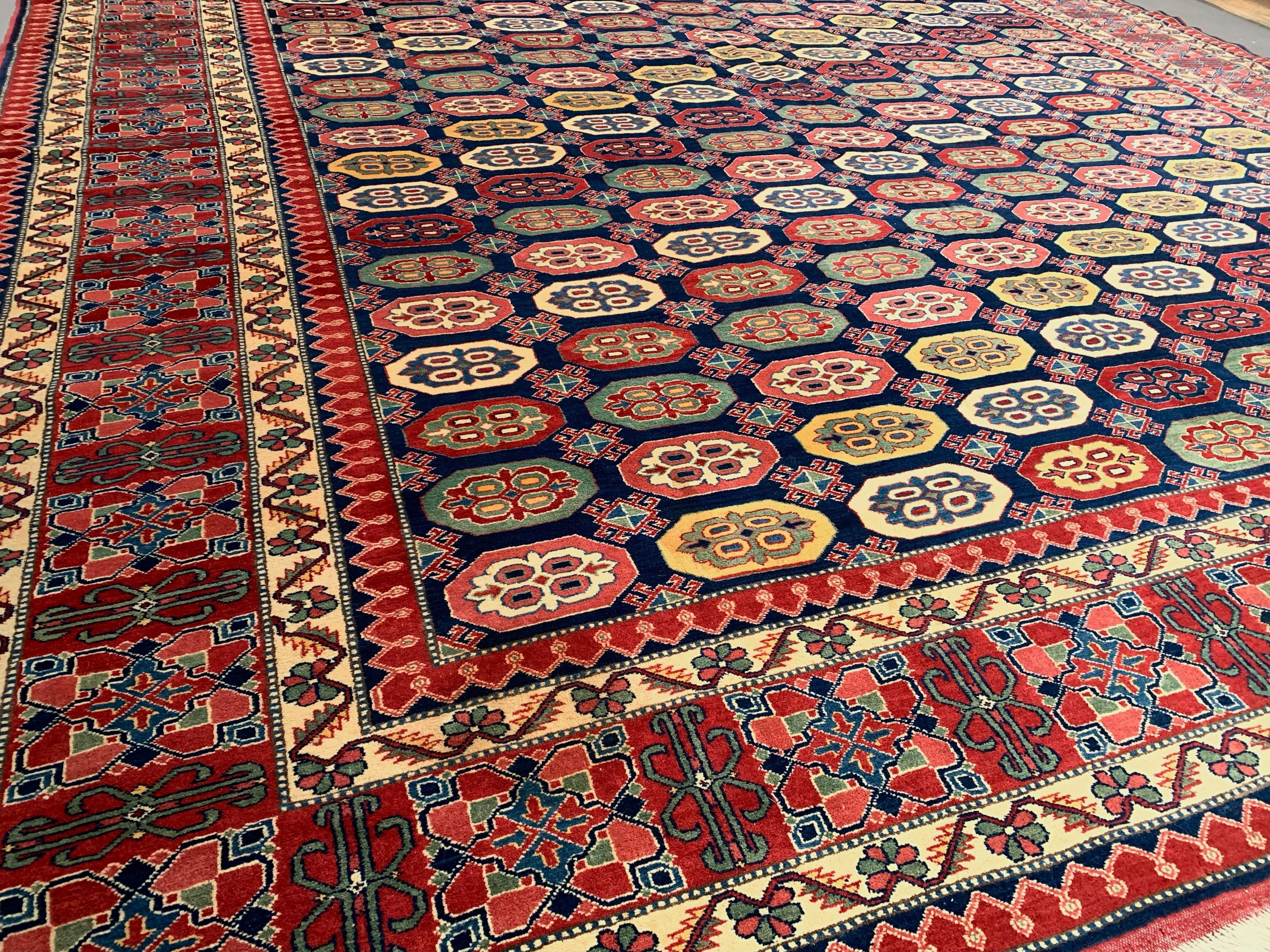 Turkish bergama rug 385x320 cm