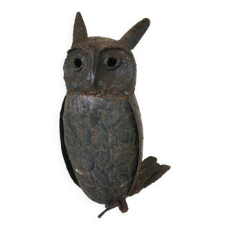 Iron sculpture: the owl