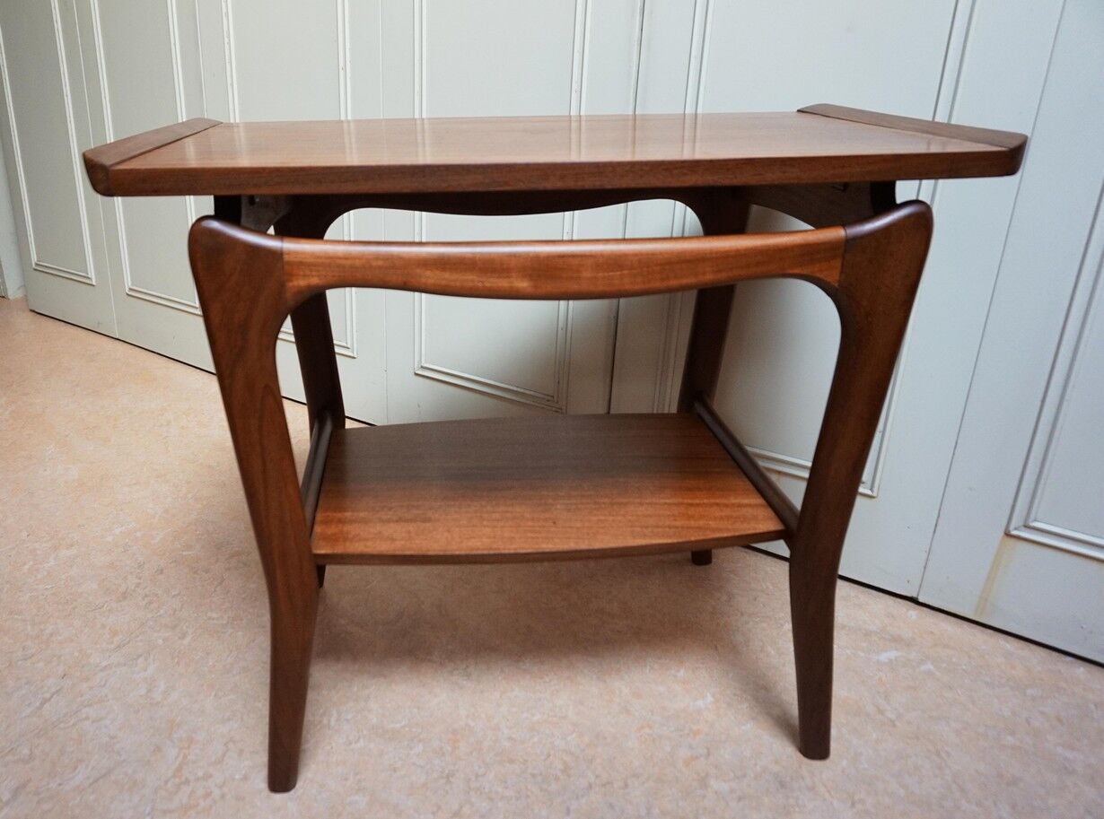 Table d’appoint par Louis Van Teeffelen pour Wébé