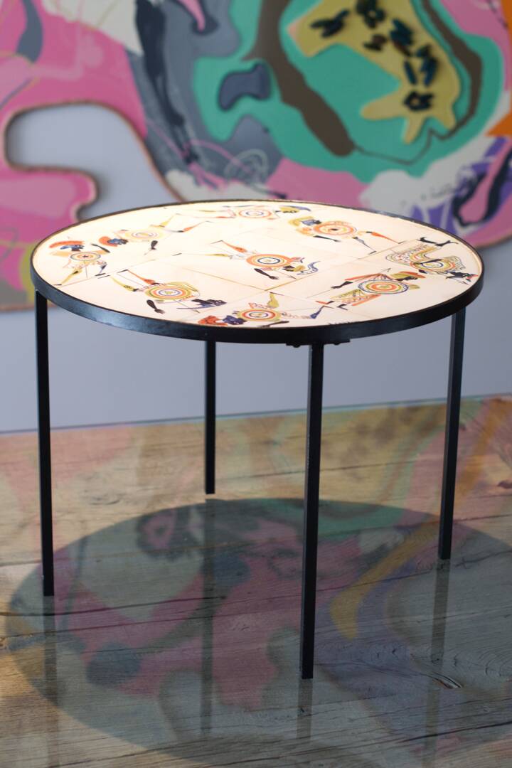 Table basse circulaire décor de guerriers - 1960 Roger Capron