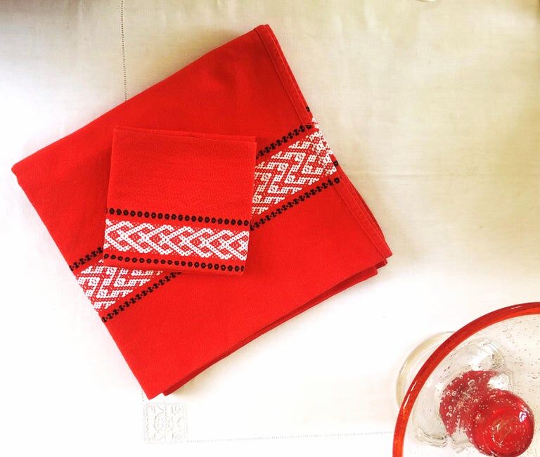 Set de nappe et 6 serviettes de table Linge de coton basque ancien France 1950