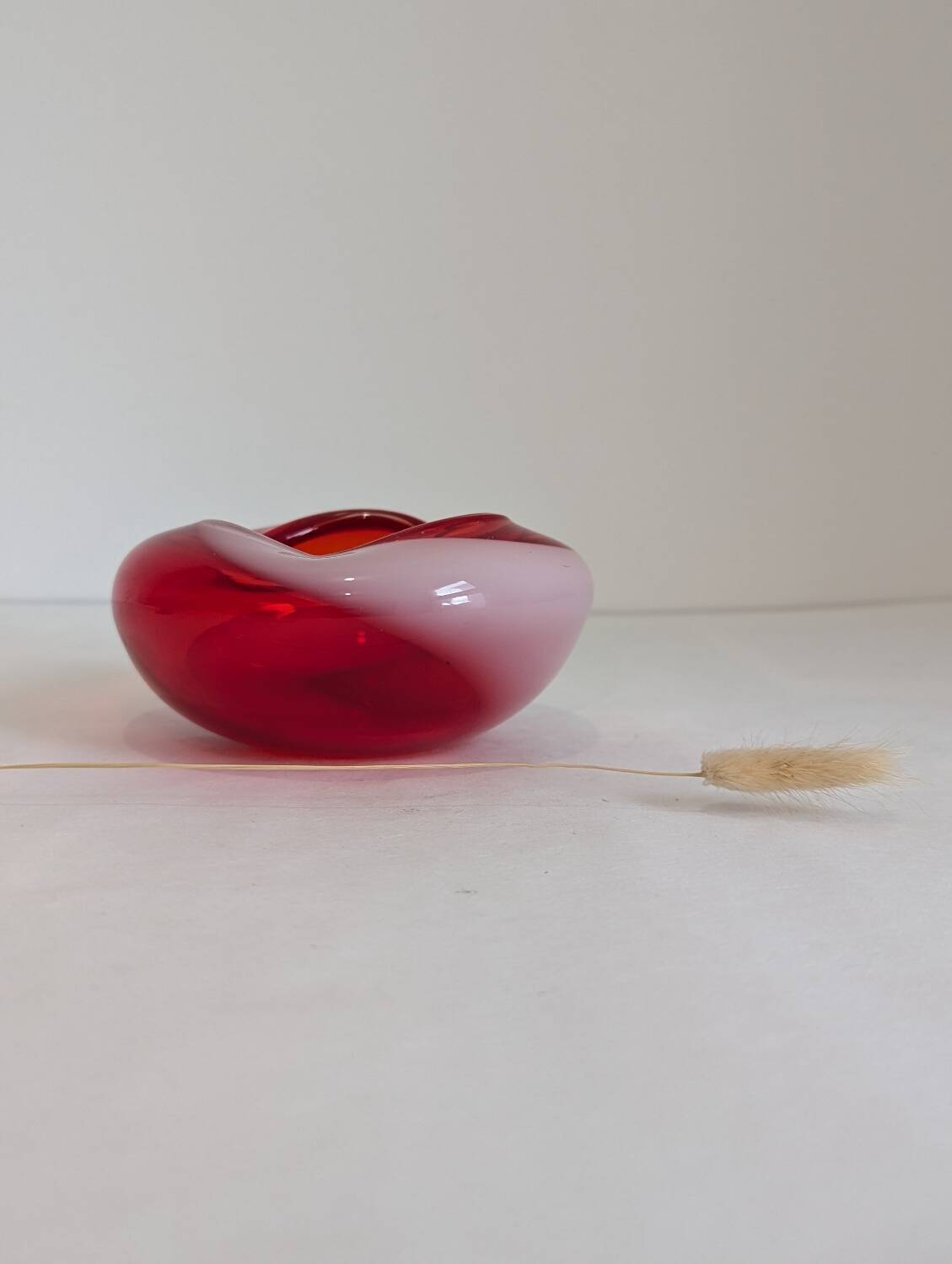 Blown glass empty pocket